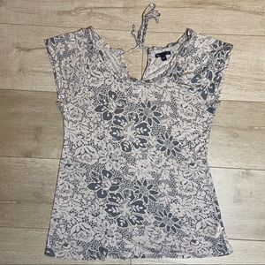 Gap grey and ivory tissue t-shirt